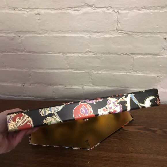 Cynthia Rowley Black and Gold Floral Accordion File Folder - Picture 7 of 8